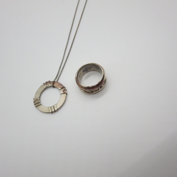 Tiffany and Co. Sterling silver Atlas ring size 6, and matching atlas necklace - Picture 10 of 12